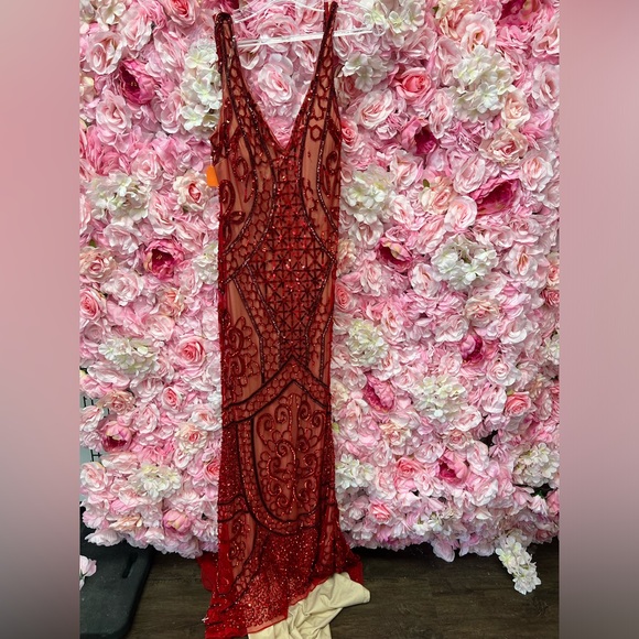Amarra 20920 Red Size 8 Beaded Sleeveless V Neck Long Dress - Picture 3 of 7